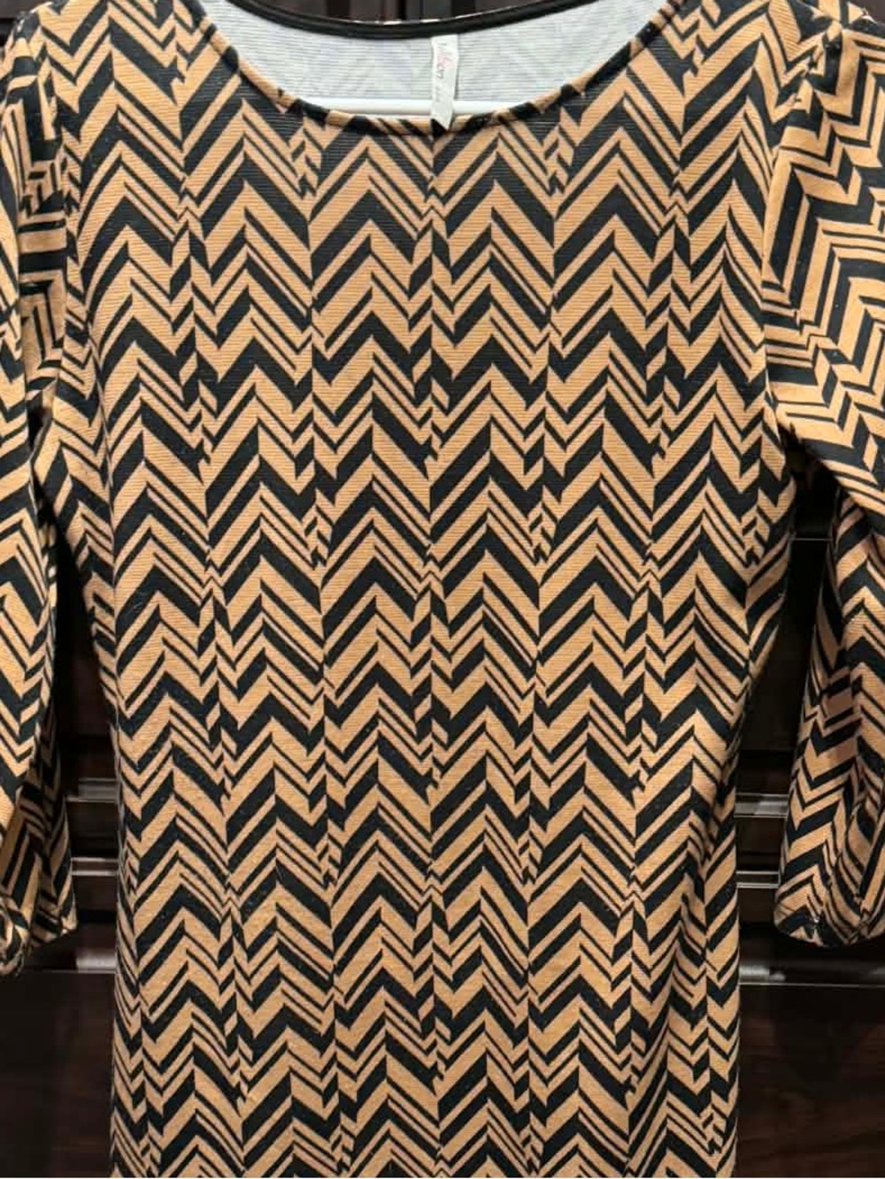 Millibon Black and Beige Chevron Long-Sleeve Dress LARGE Pit 16”
Length 40” - Picture 4 of 6